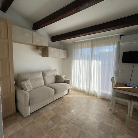 Appartement Pinede Piscine Clim Proche Plage Village Naturiste آجد المظهر الخارجي الصورة