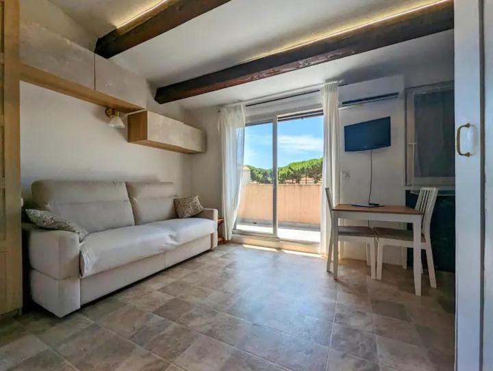 Appartement Pinede Piscine Clim Proche Plage Village Naturiste آجد المظهر الخارجي الصورة
