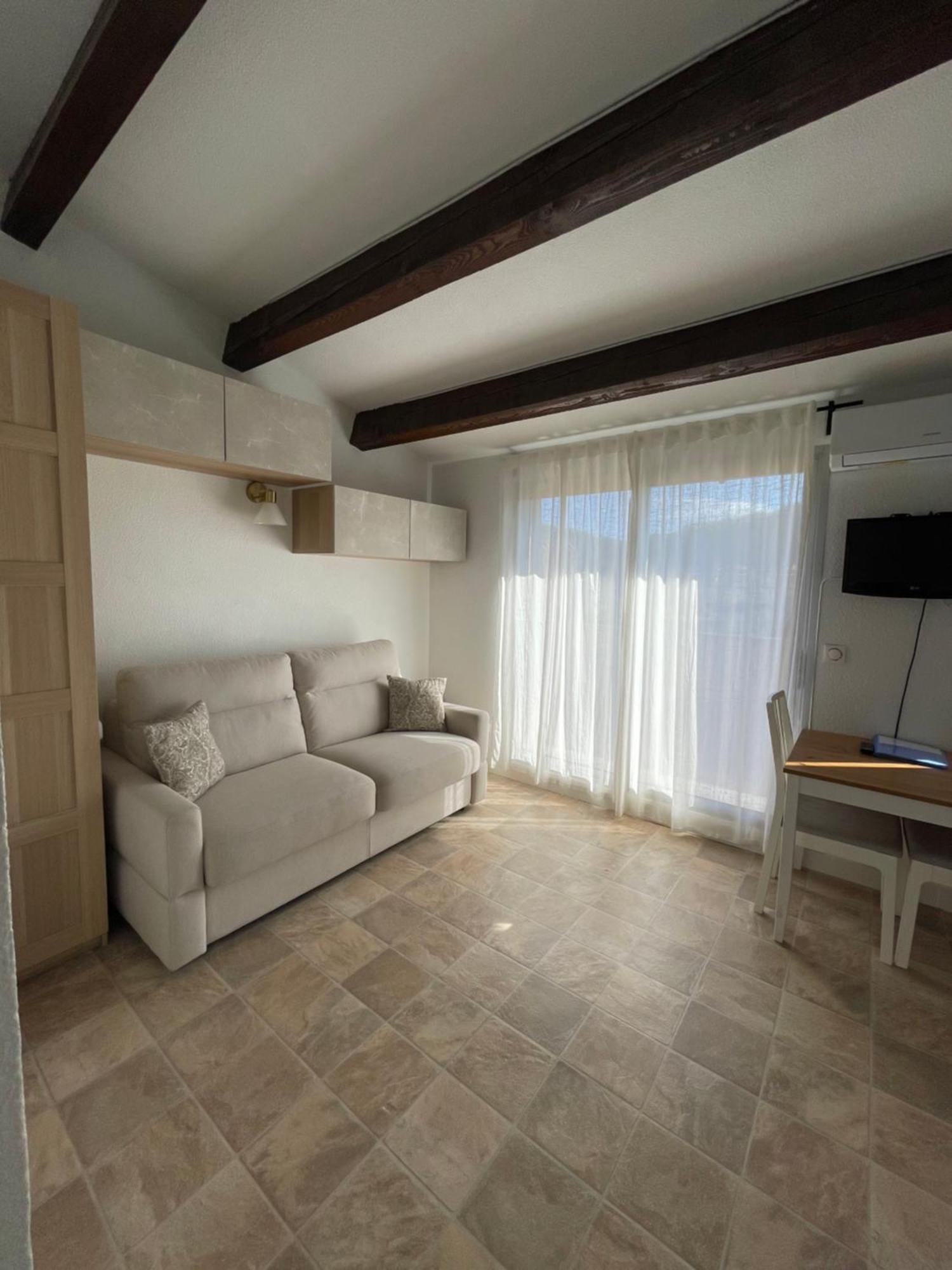 Appartement Pinede Piscine Clim Proche Plage Village Naturiste آجد المظهر الخارجي الصورة